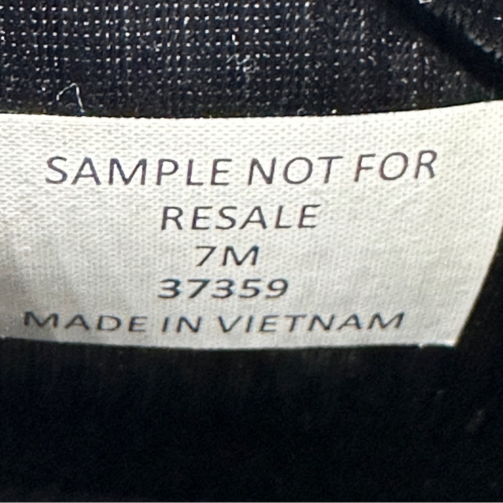 Danner Jag Distressed Hiking Boot. Size 7 - Picture 9 of 11